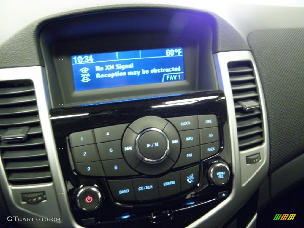 2013 Cruze LT - Summit White / Jet Black photo #19