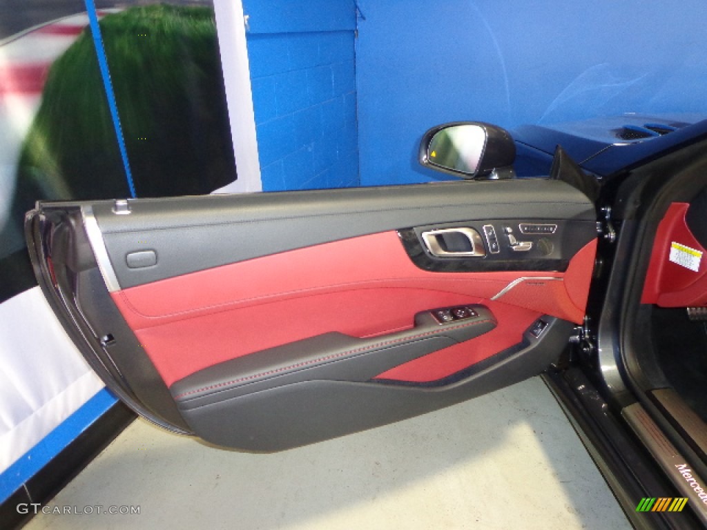 2013 Mercedes-Benz SL 550 Roadster Red/Black Door Panel Photo #72695053