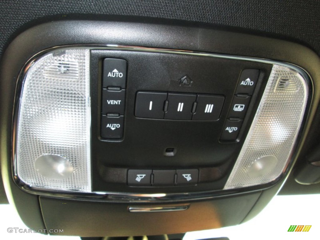 2012 Chrysler 300 S V8 Controls Photo #72698419