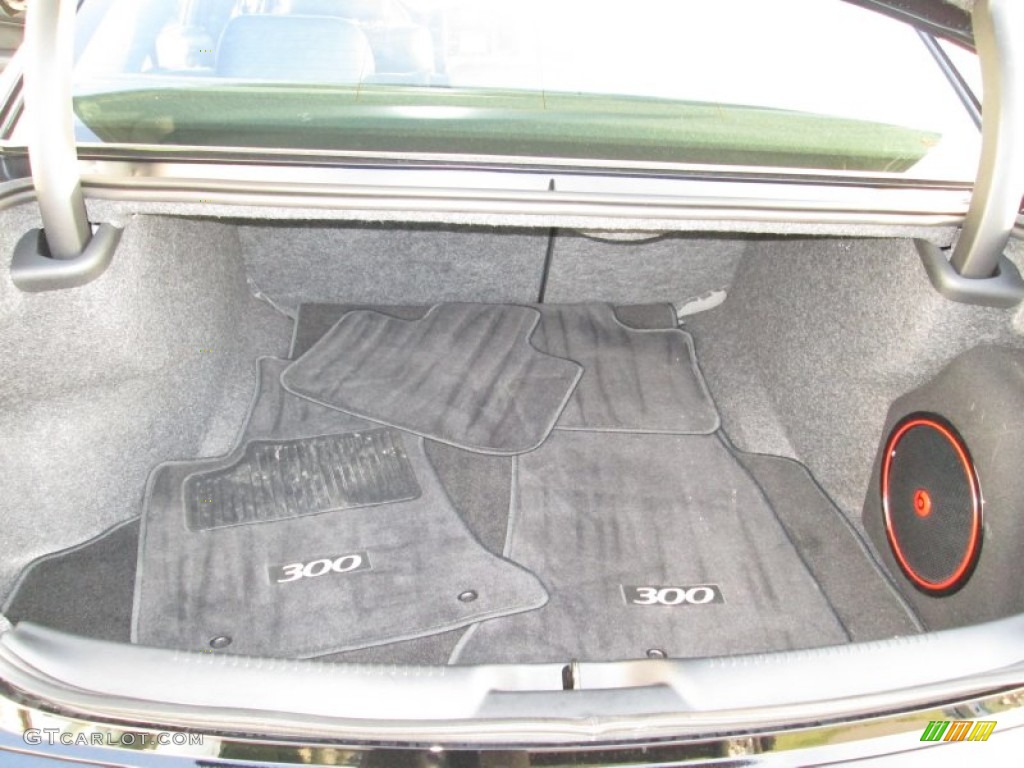 2012 Chrysler 300 S V8 Trunk Photos