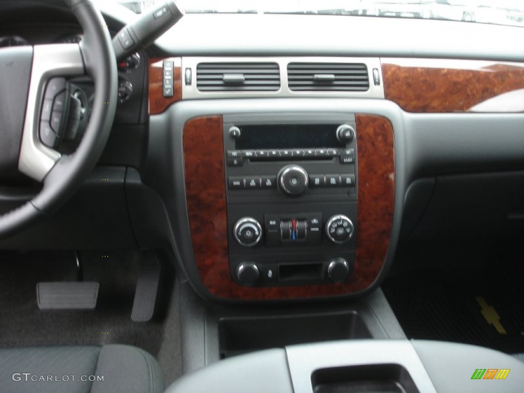 2013 Suburban LS - Blue Ray Metallic / Ebony photo #4