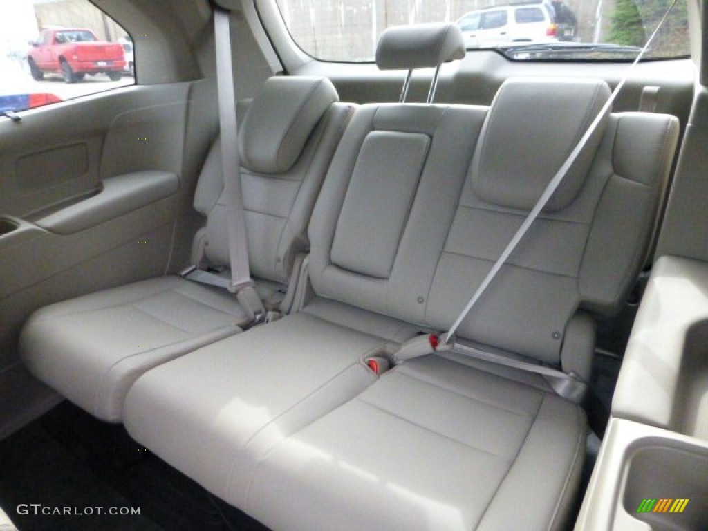 2013 Honda Odyssey Touring Rear Seat Photos