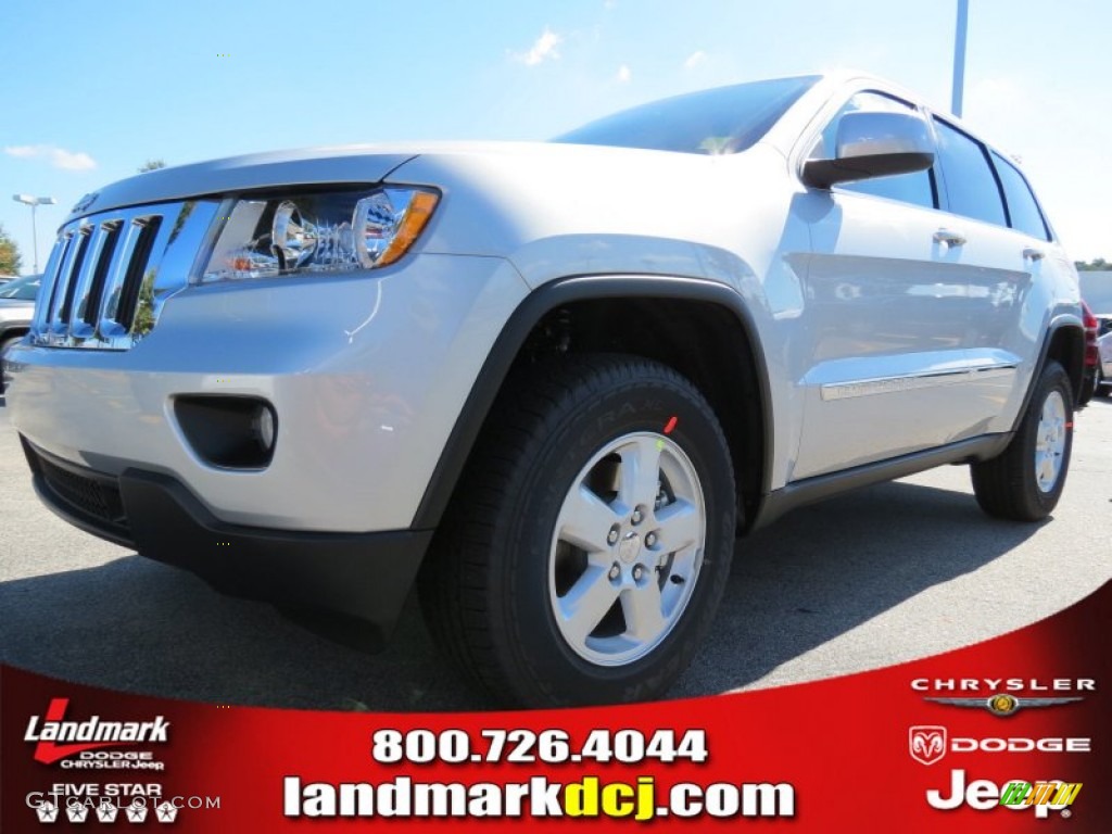 2013 Grand Cherokee Laredo 4x4 - Bright Silver Metallic / Dark Graystone/Medium Graystone photo #1