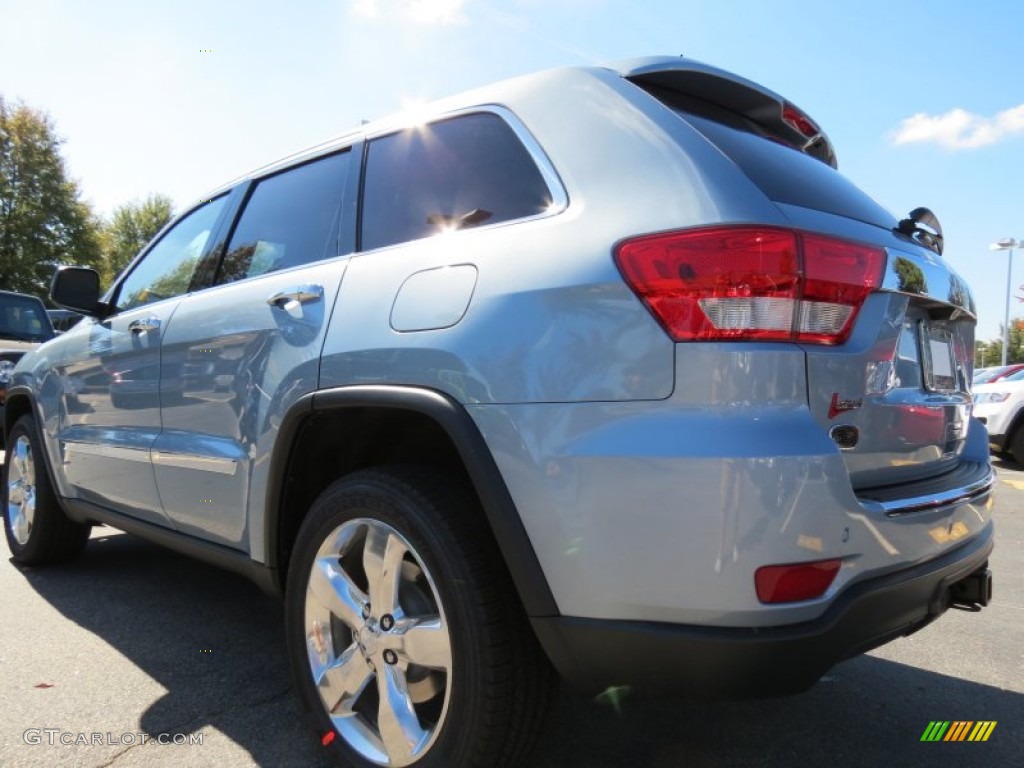 2013 Grand Cherokee Overland - Winter Chill Pearl / New Saddle/Black photo #2