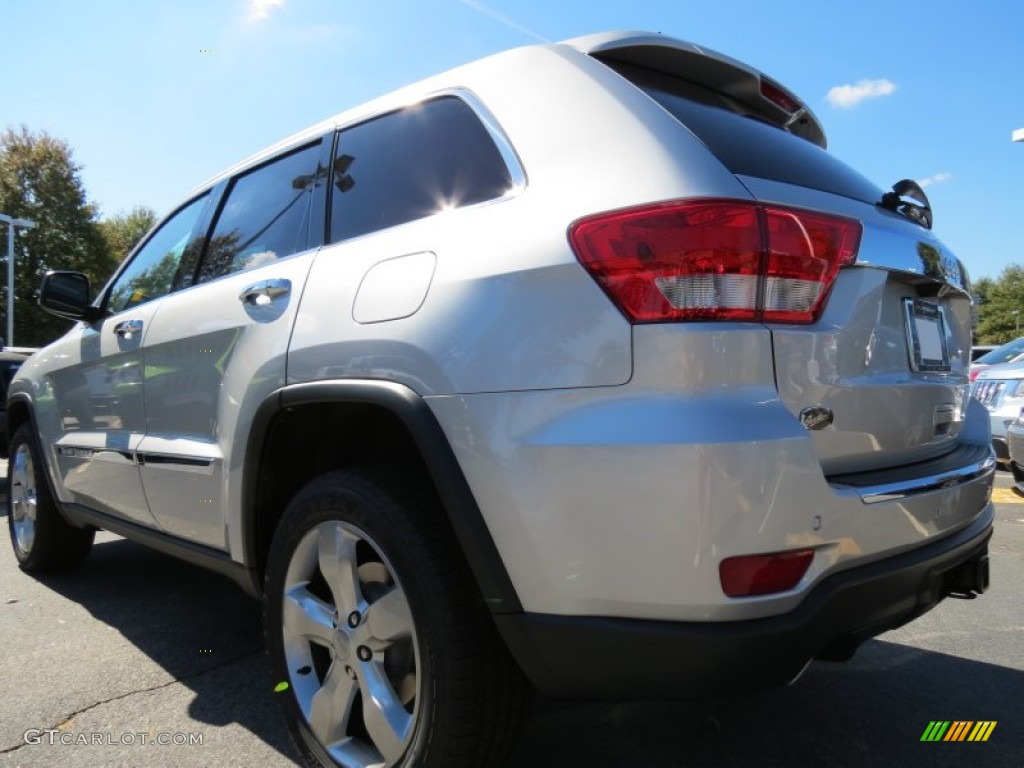 2013 Grand Cherokee Overland - Bright Silver Metallic / New Saddle/Black photo #2