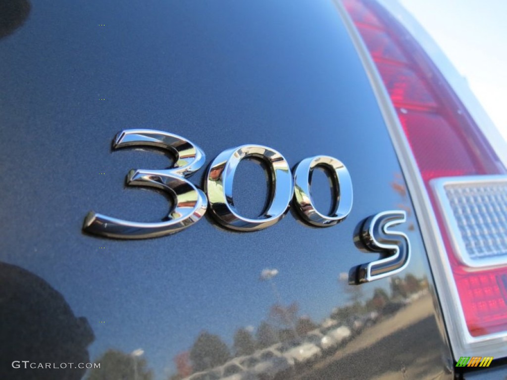 2013 Chrysler 300 S V6 Marks and Logos Photo #72703528