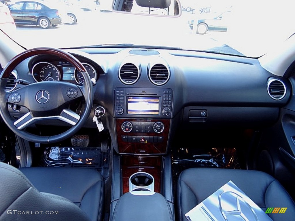 2010 ML 350 - Black / Black photo #14