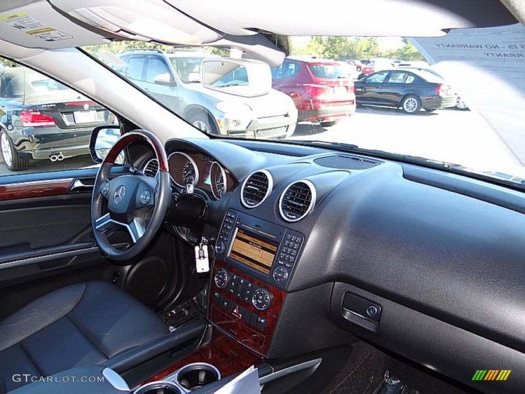 2010 ML 350 - Black / Black photo #19