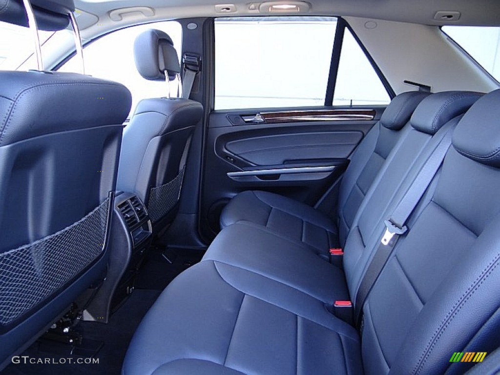 2010 ML 350 - Black / Black photo #24
