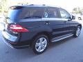 Black - ML 350 4Matic Photo No. 6