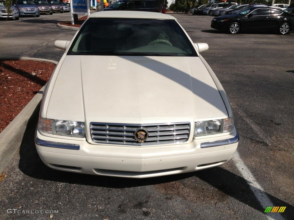 1999 Eldorado Coupe - White Diamond / Neutral Shale photo #2