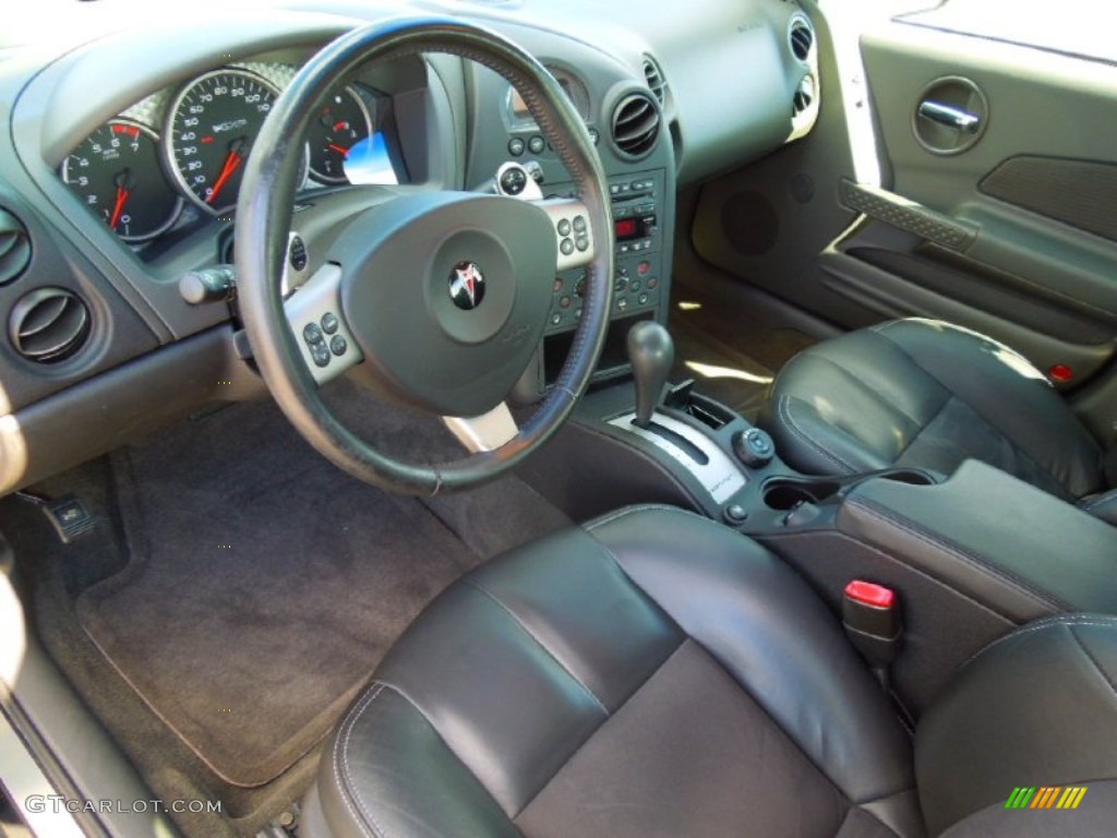 Ebony/Dark Pewter Interior 2005 Pontiac Grand Prix GXP Sedan Photo #72708037