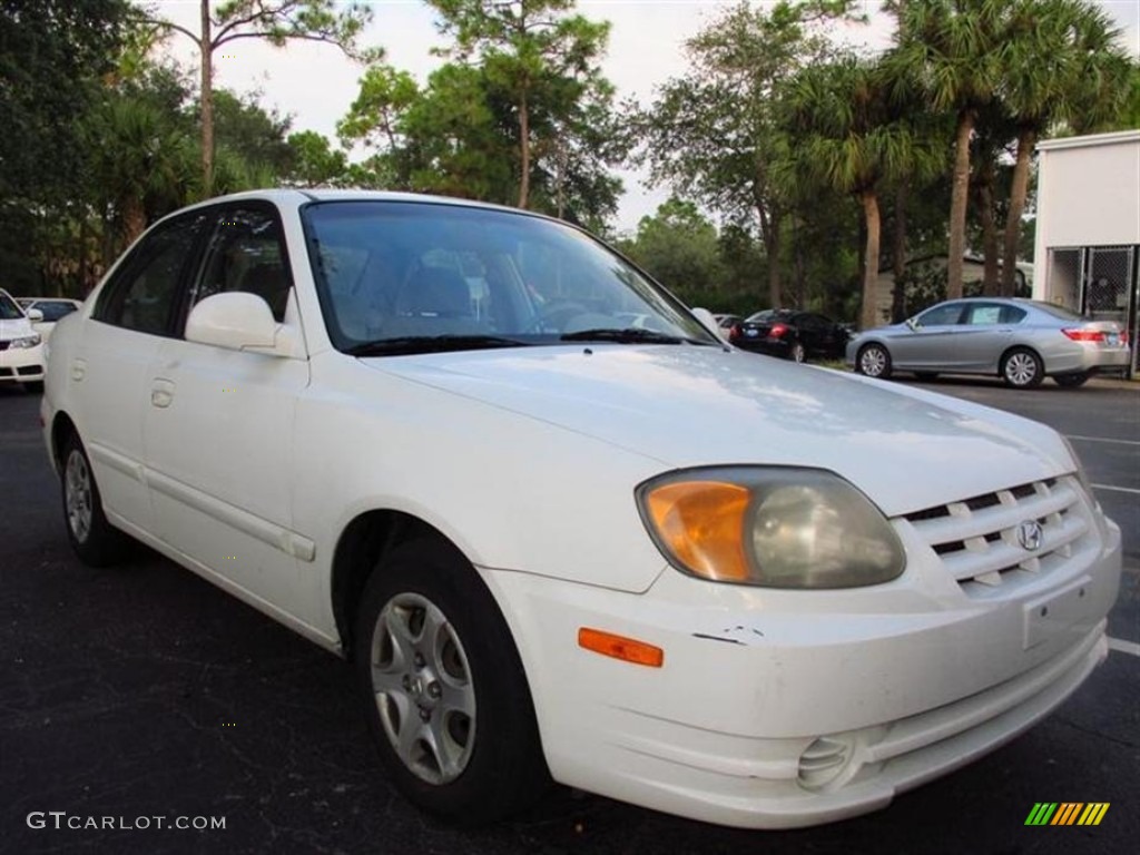 2004 Accent GL Sedan - Noble White / Beige photo #2
