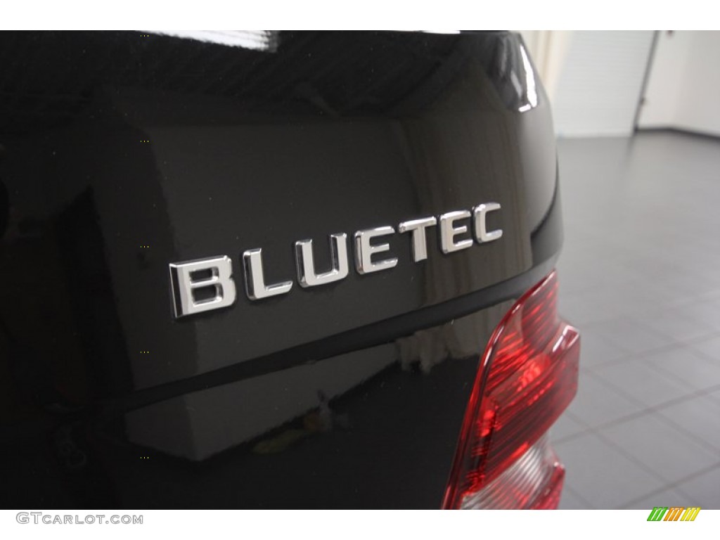 2011 ML 350 BlueTEC 4Matic - Black / Black photo #45