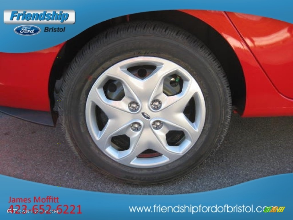 2013 Fiesta SE Sedan - Race Red / Charcoal Black photo #10