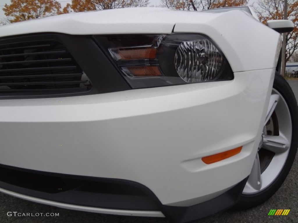 2011 Mustang GT Coupe - Performance White / Charcoal Black photo #7