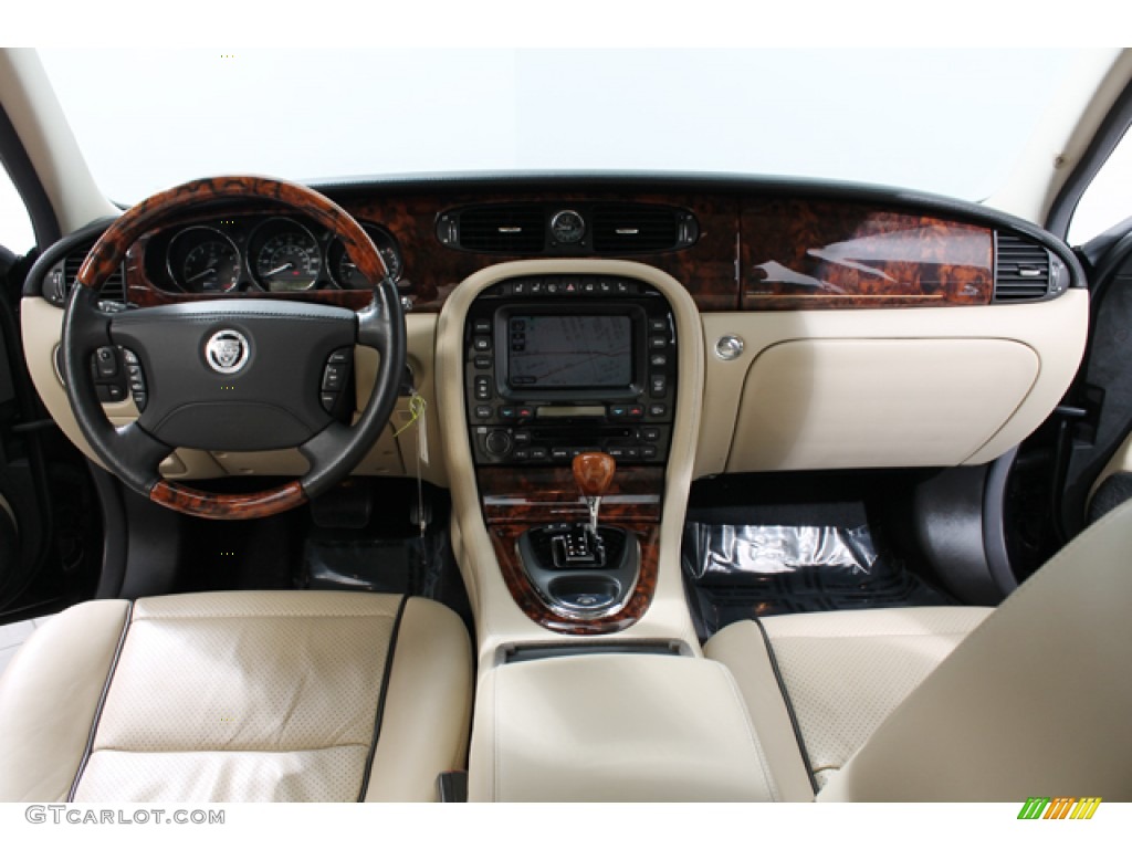 2008 Jaguar XJ Vanden Plas Champagne/Charcoal Dashboard Photo #72713726