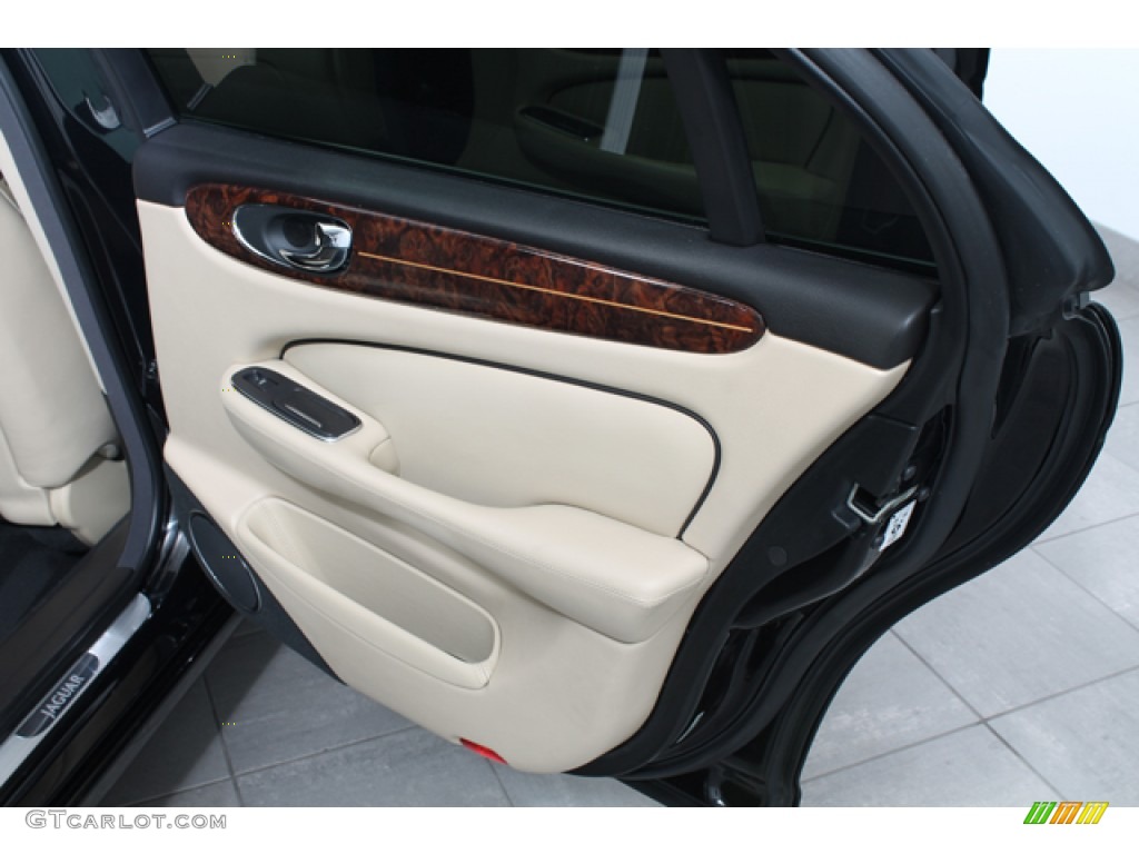 2008 Jaguar XJ Vanden Plas Champagne/Charcoal Door Panel Photo #72713960