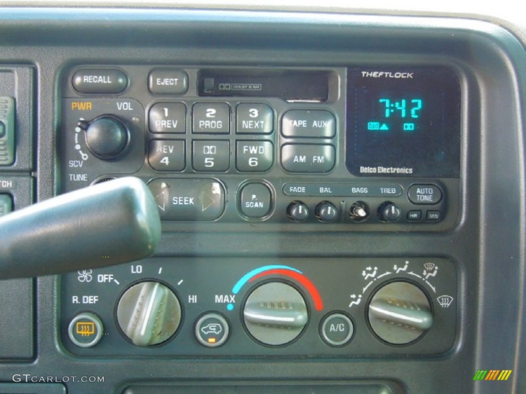 1997 Chevrolet Tahoe LS 4x4 Controls Photo #72714872