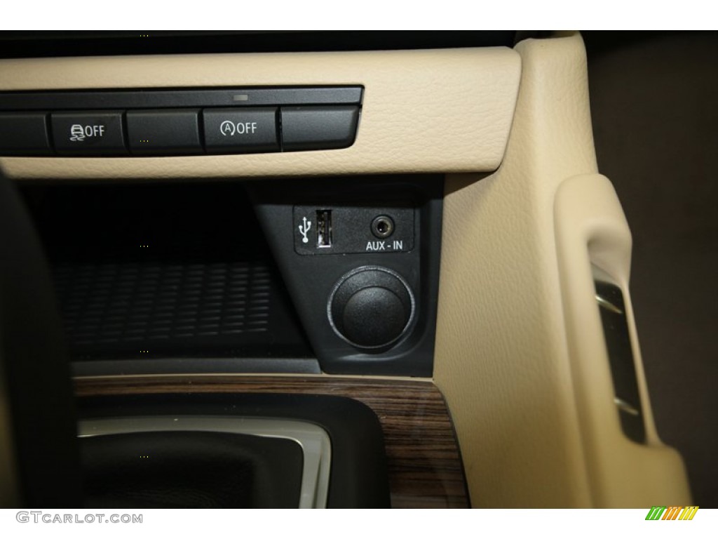 2013 X1 sDrive 28i - Sparkling Bronze Metallic / Black photo #17
