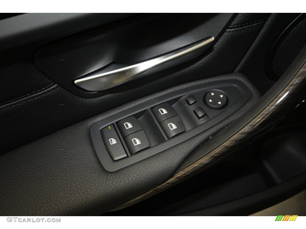 2013 BMW 3 Series 328i Sedan Controls Photo #72717311