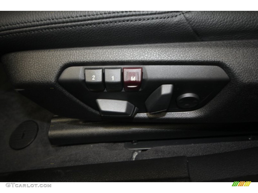 2013 BMW 3 Series 328i Sedan Controls Photo #72717335