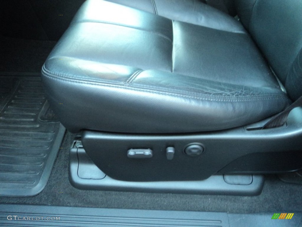 2008 Silverado 3500HD LTZ Crew Cab 4x4 Dually - Summit White / Ebony photo #22