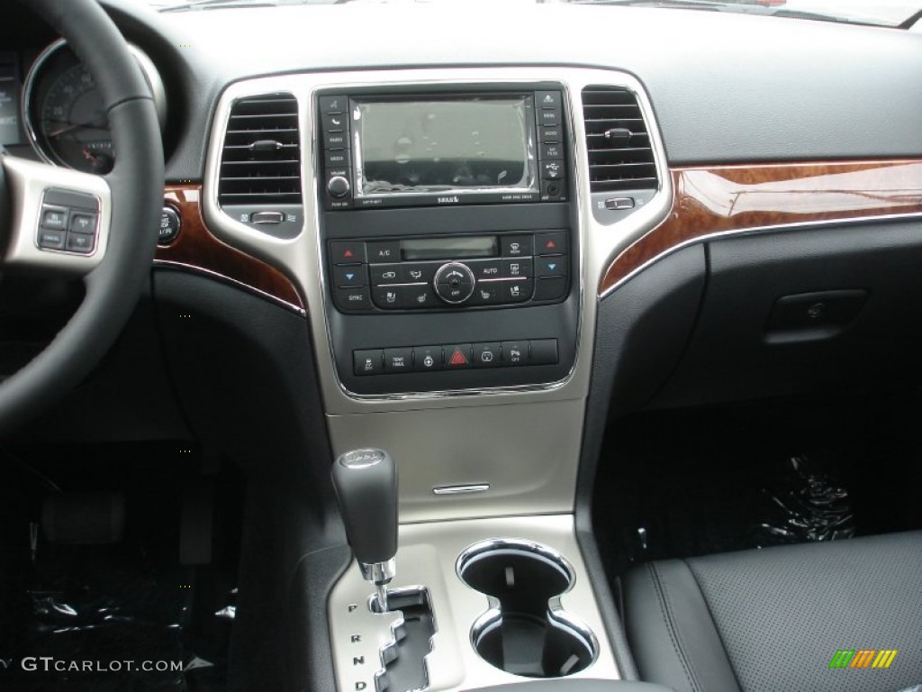 2013 Grand Cherokee Limited 4x4 - Bright Silver Metallic / Black photo #4