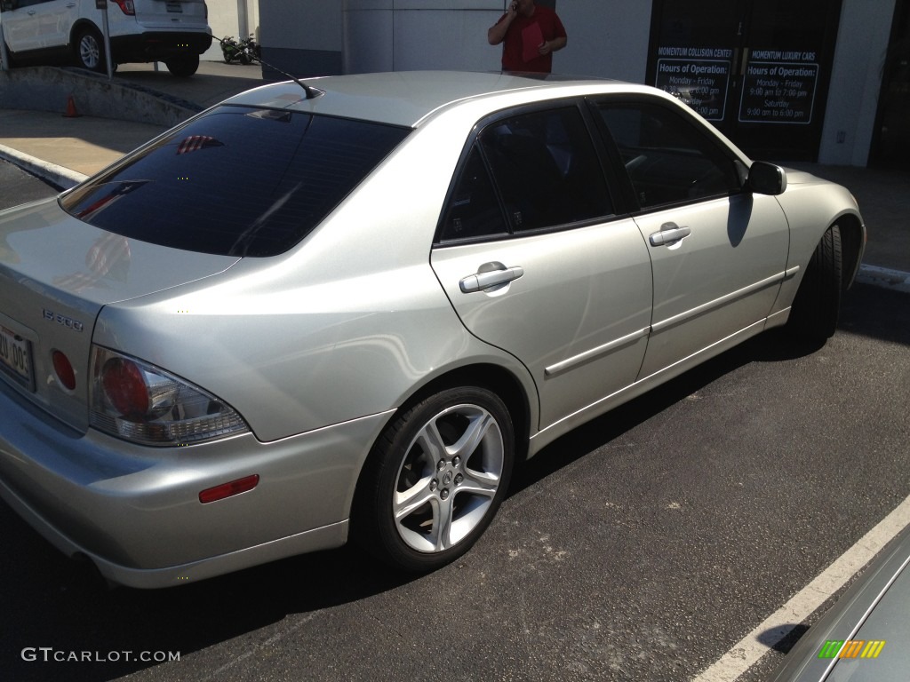 2003 IS 300 Sedan - Millennium Silver Metallic / Black photo #4