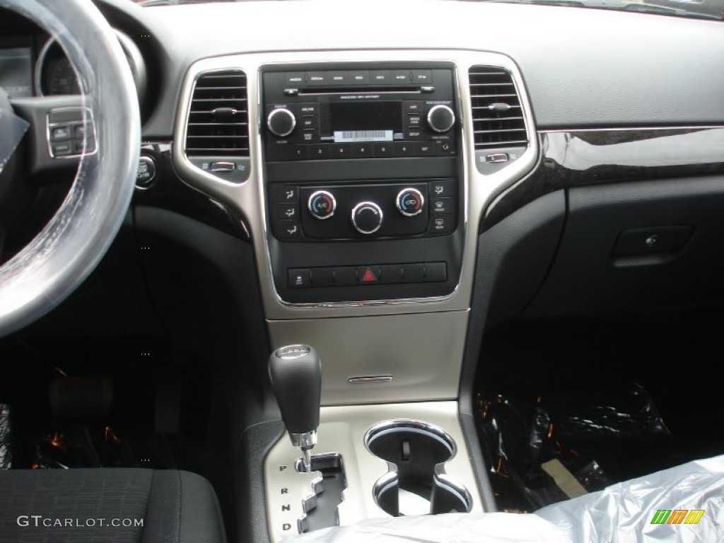 2013 Grand Cherokee Laredo 4x4 - Bright Silver Metallic / Black photo #4