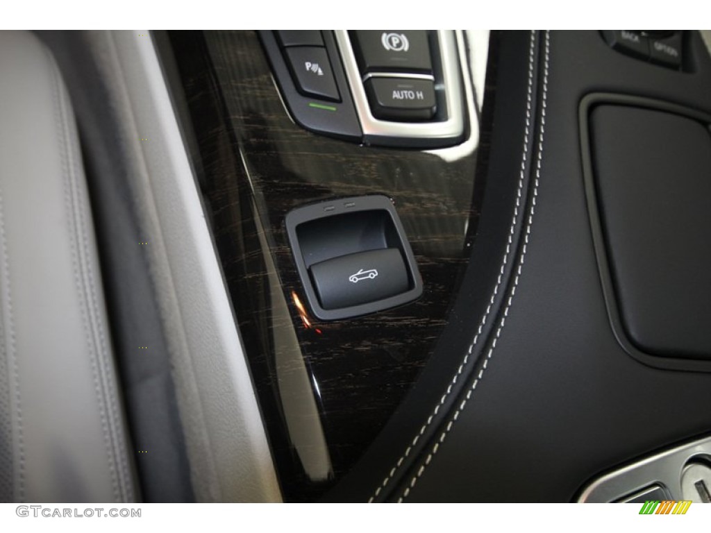 2013 BMW 6 Series 650i Convertible Controls Photo #72723404