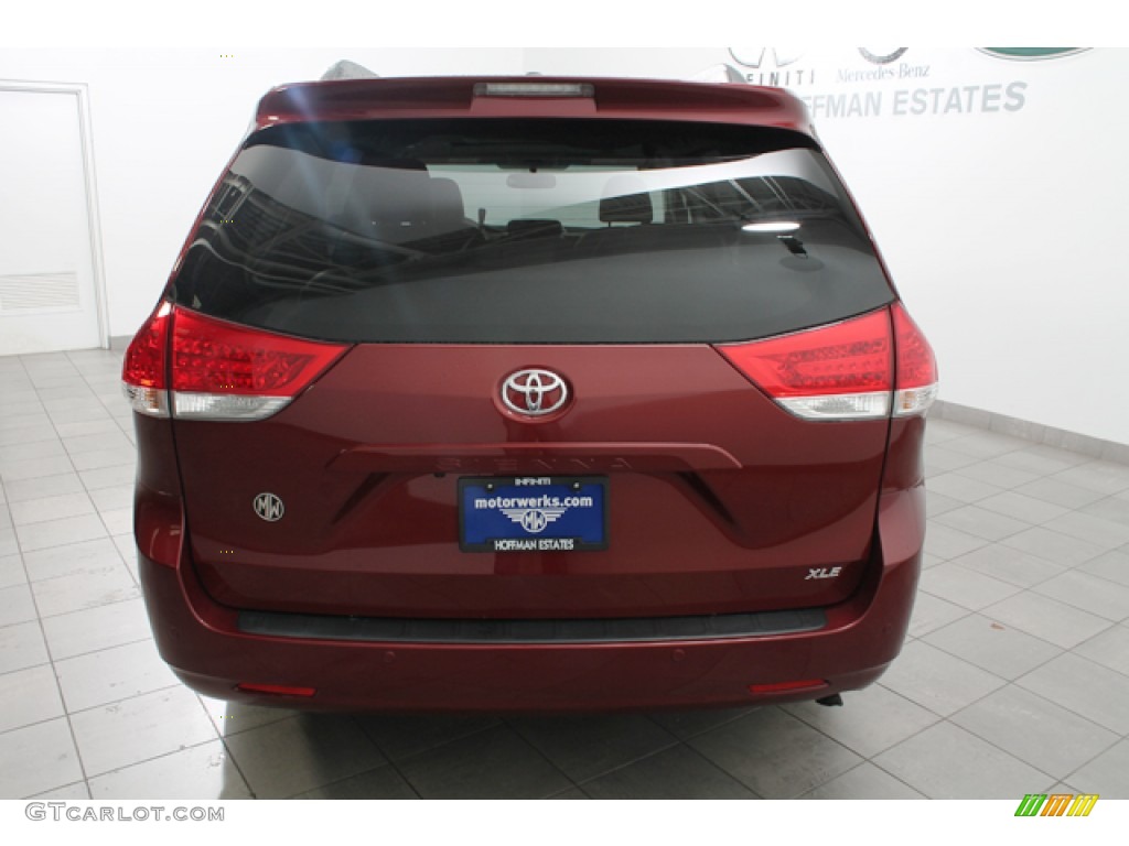 2011 Sienna XLE - Salsa Red Pearl / Light Gray photo #4