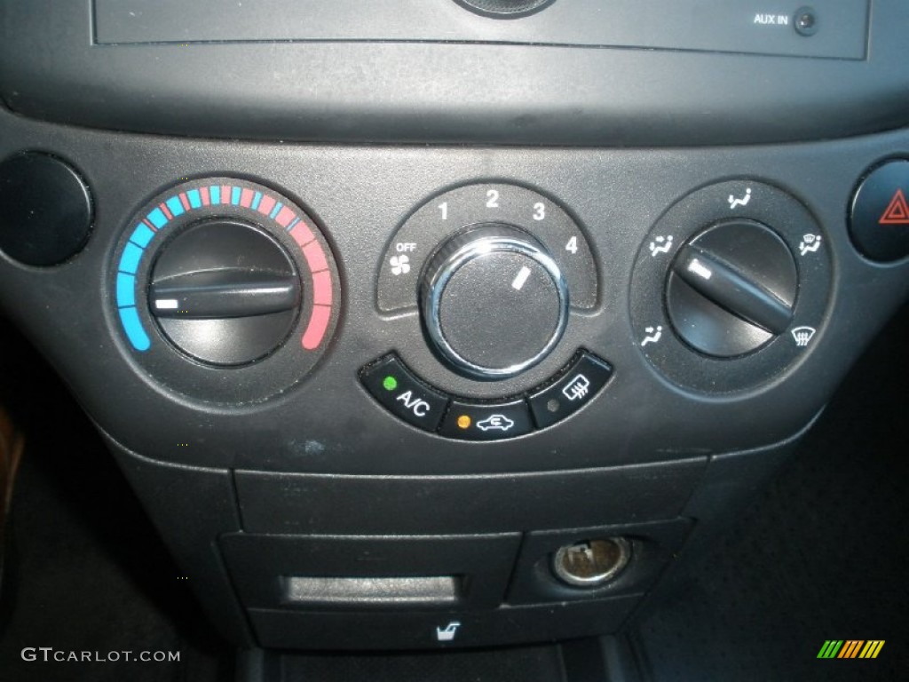 2011 Chevrolet Aveo LT Sedan Controls Photo #72729350