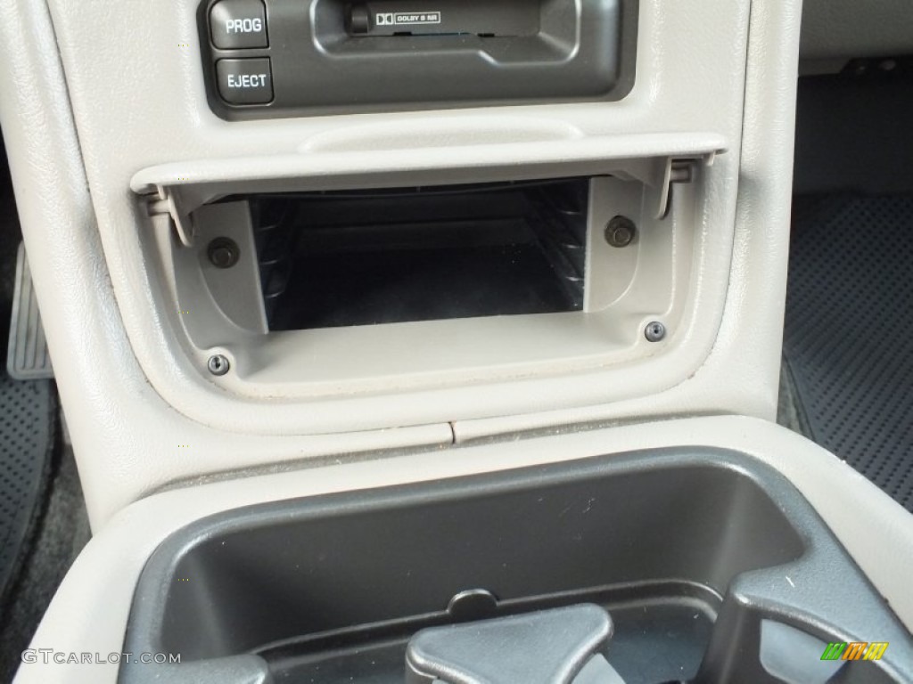 2002 Tahoe LT 4x4 - Light Pewter Metallic / Tan/Neutral photo #22