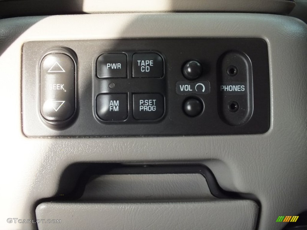 2002 Tahoe LT 4x4 - Light Pewter Metallic / Tan/Neutral photo #35