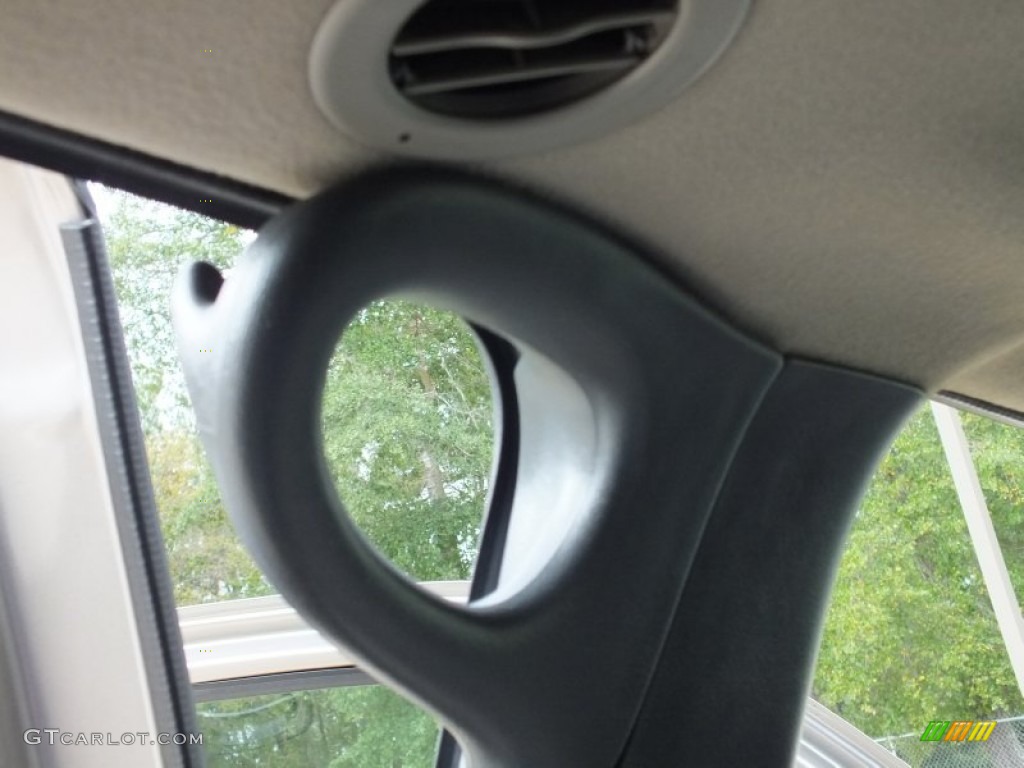 2002 Tahoe LT 4x4 - Light Pewter Metallic / Tan/Neutral photo #38