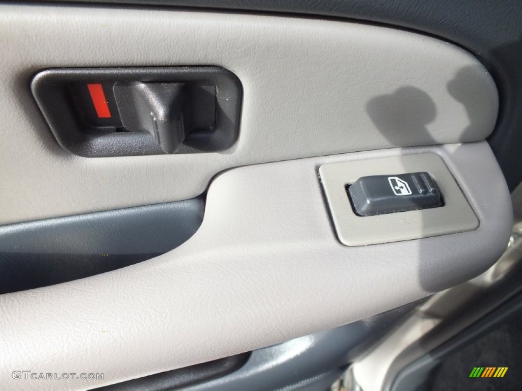 2002 Tahoe LT 4x4 - Light Pewter Metallic / Tan/Neutral photo #52