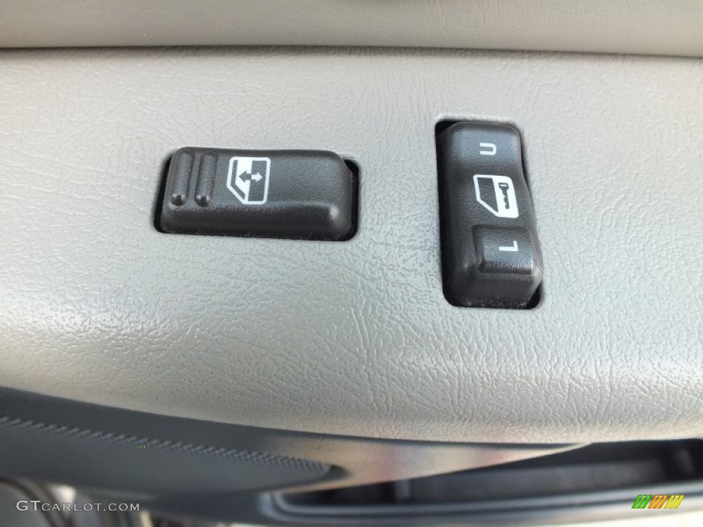 2002 Tahoe LT 4x4 - Light Pewter Metallic / Tan/Neutral photo #55