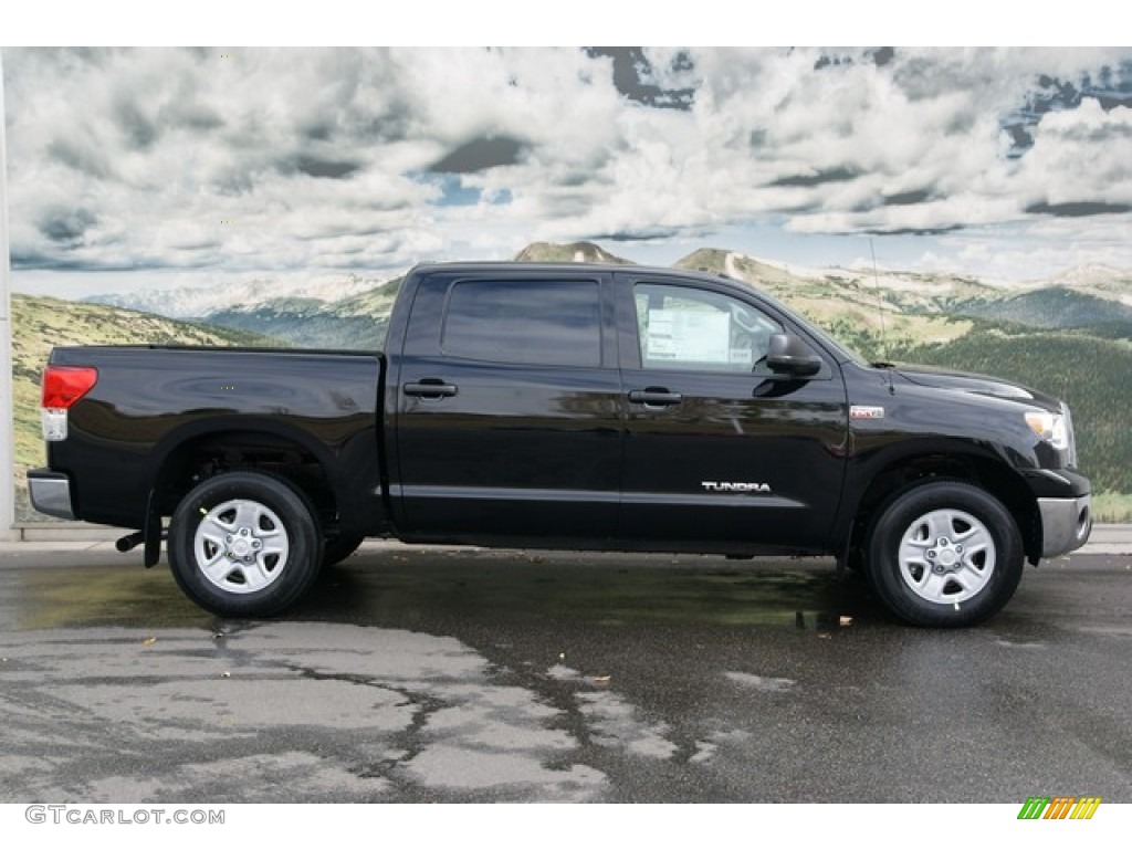 2013 Tundra CrewMax 4x4 - Black / Graphite photo #2