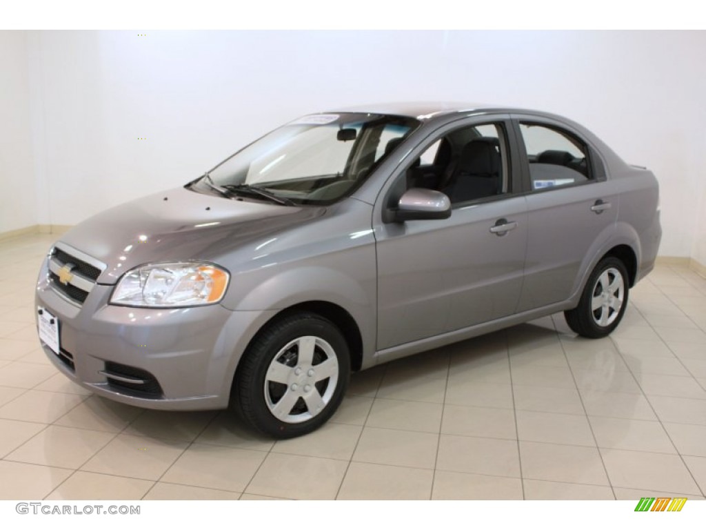 2010 Aveo LT Sedan - Medium Gray / Charcoal photo #3