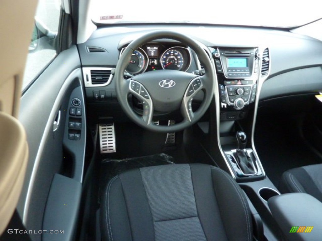2013 Elantra GT - Monaco White / Black photo #15