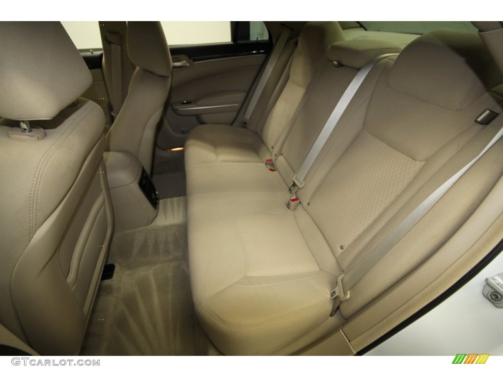 2012 300  - Bright White / Black/Light Frost Beige photo #14