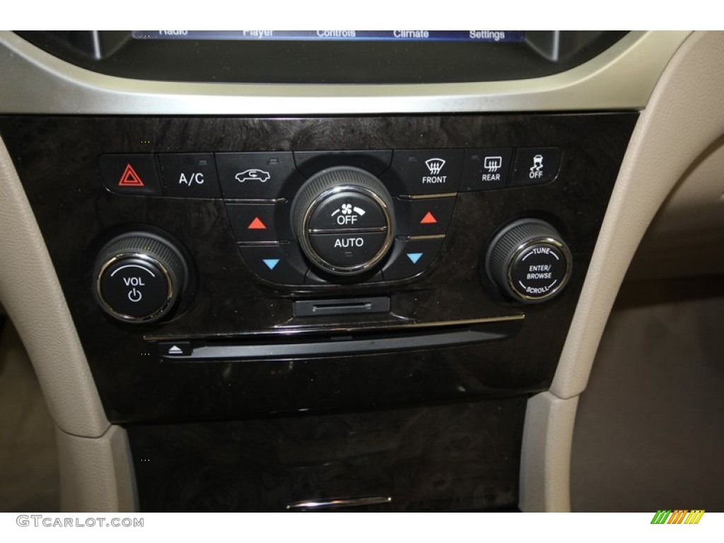 2012 300  - Bright White / Black/Light Frost Beige photo #21