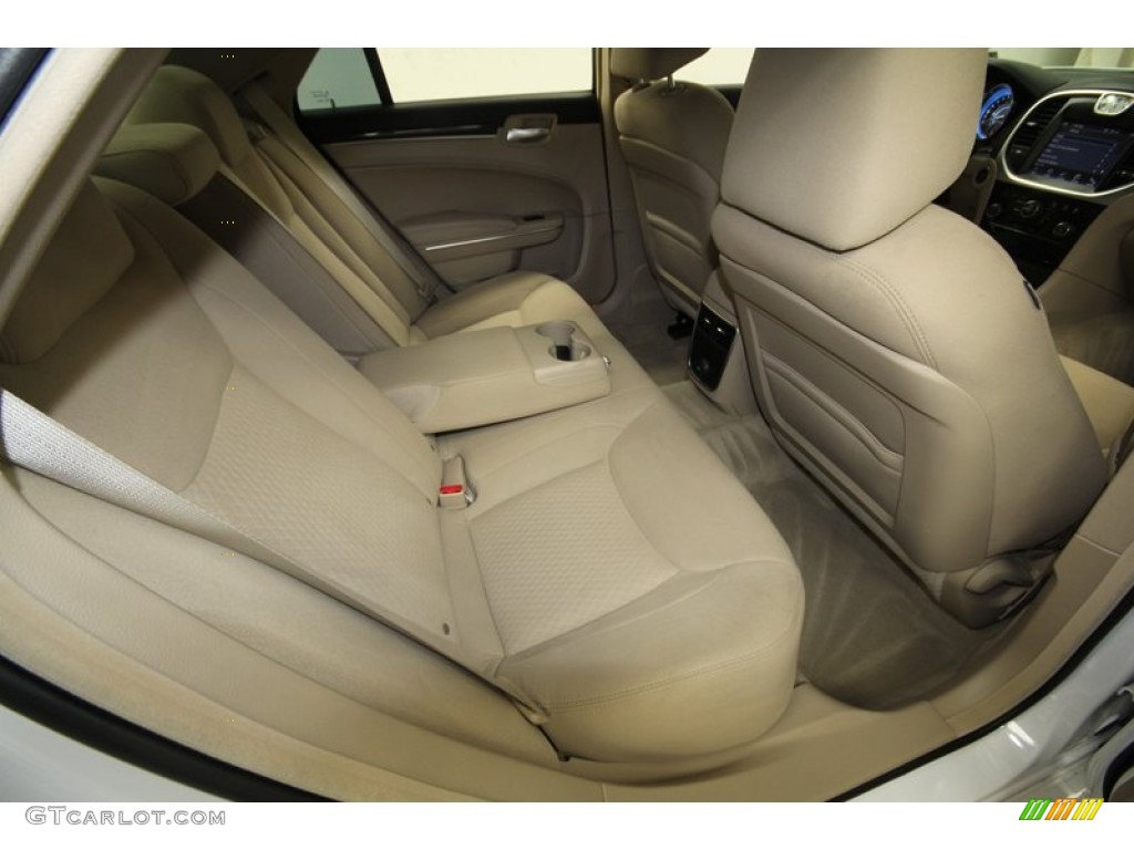 2012 300  - Bright White / Black/Light Frost Beige photo #32