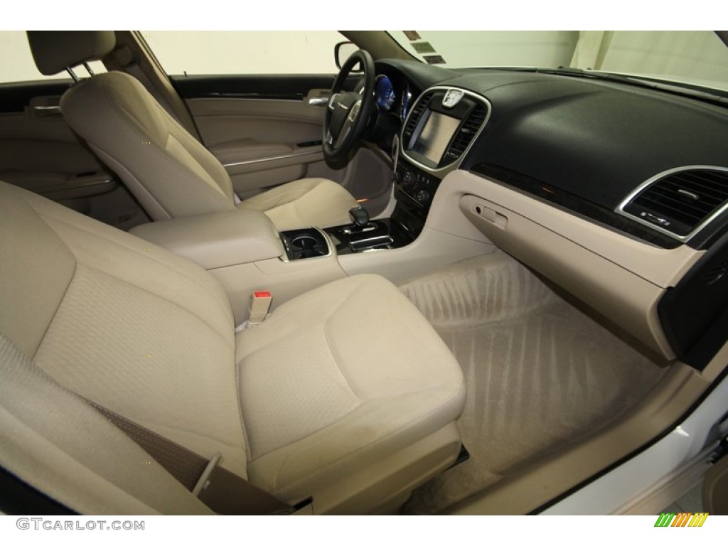 2012 300  - Bright White / Black/Light Frost Beige photo #35