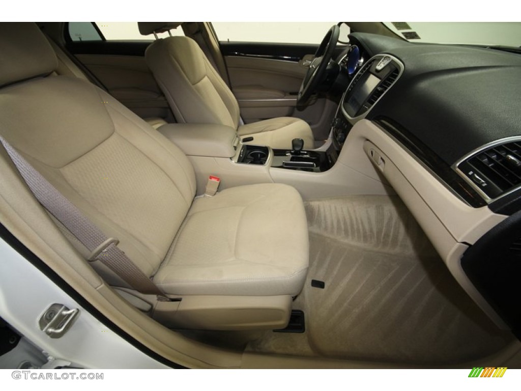 2012 300  - Bright White / Black/Light Frost Beige photo #38