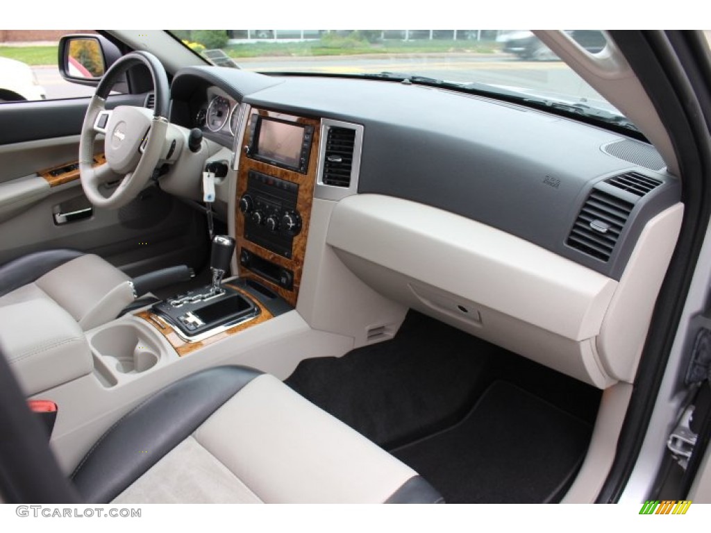 Dark Khaki/Light Graystone Royal Leather Interior 2009 Jeep Grand Cherokee Limited 4x4 Photo #72736316