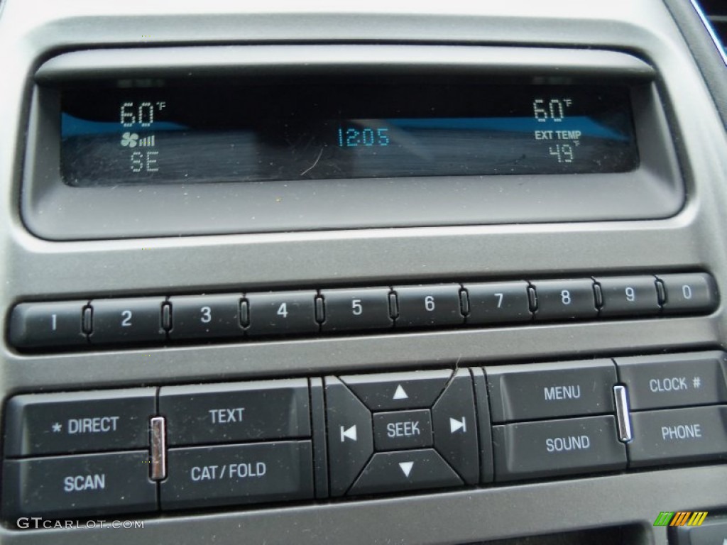 2010 Ford Taurus SEL Controls Photo #72737669