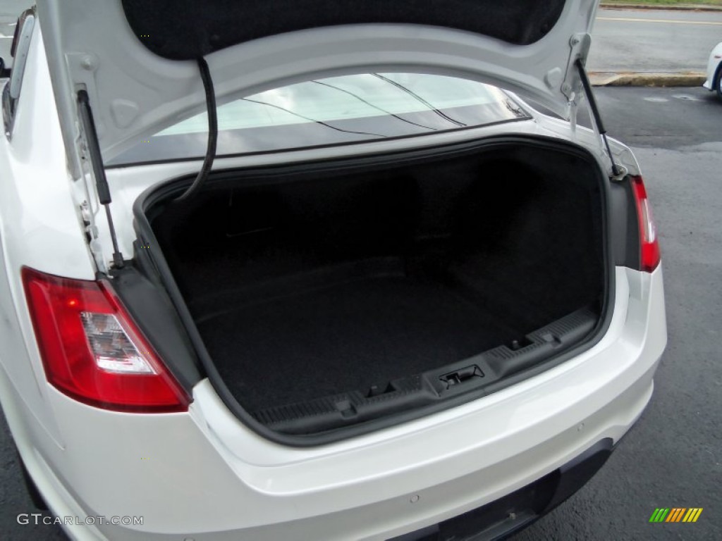 2010 Ford Taurus SEL Trunk Photo #72737688
