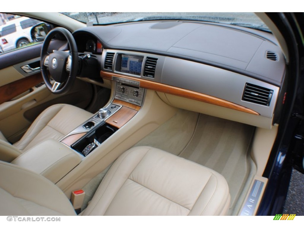 Barley Interior 2010 Jaguar XF Sport Sedan Photo #72741506